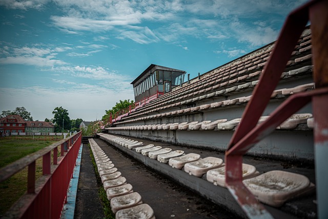 的表现不容 的表现不容